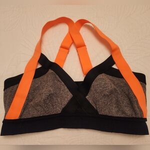 Aritzia Community sports Bra